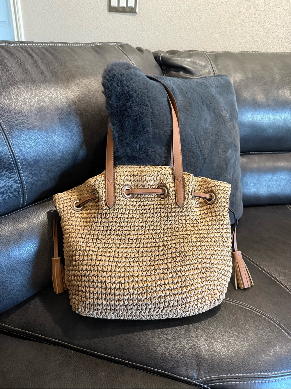 Tommy Bahama Natural Straw Tote with Tan Leather Trim  🤎NWT🤎 - Picture 3 of 7